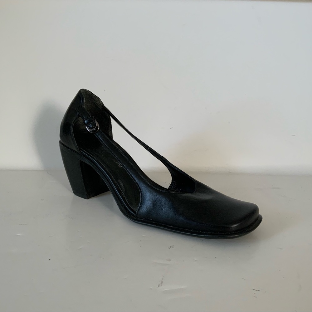 Enzo Angiolini Black Leather Cut-Away Pumps